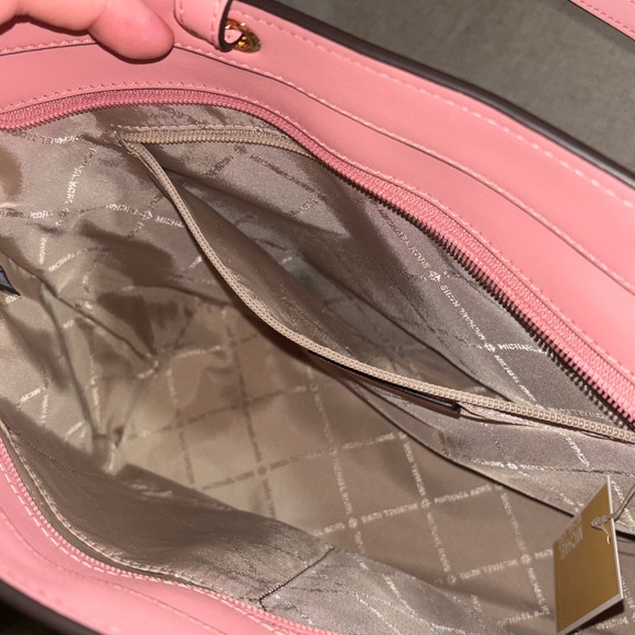 Michael Kors Jet Set Medium Pocket Tote Bag NWT - Picture 8 of 13